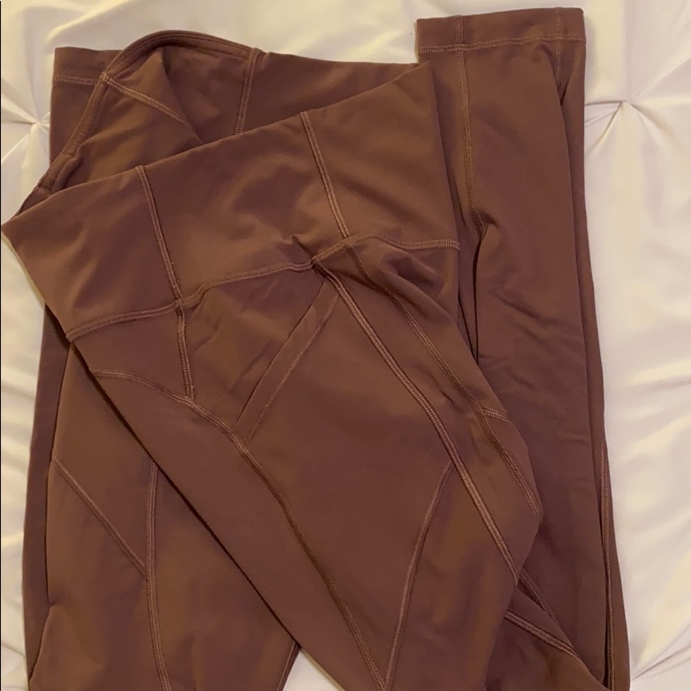 lululemon leggings in deep purple - Picture 3 of 4